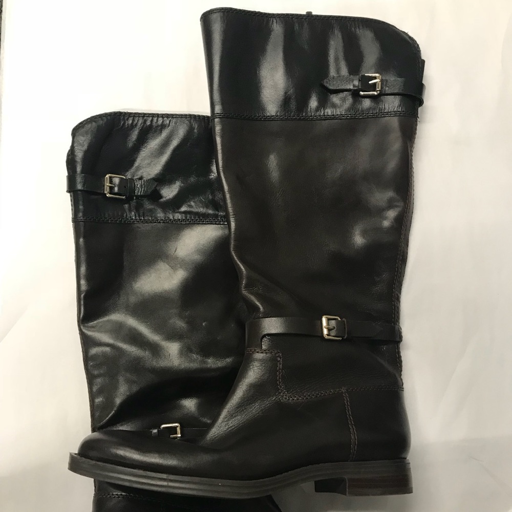 Black and brown two tone boot